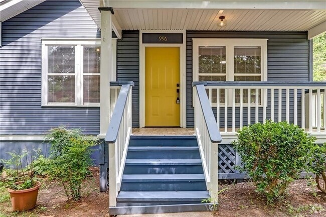 Building Photo - 996 Washington St SW Rental