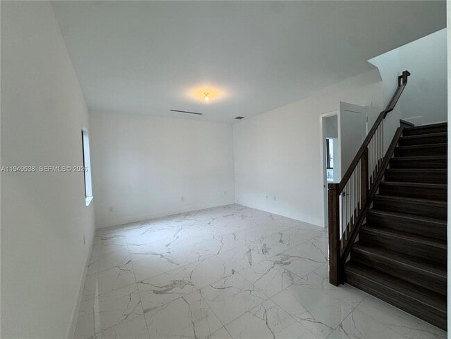 Photo - 19670 NE 14th Ct