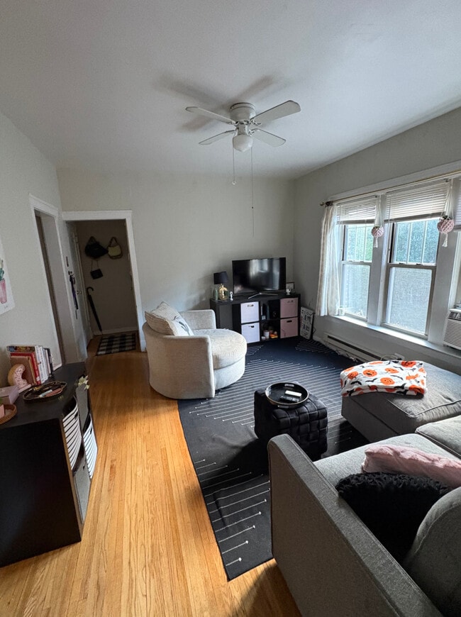 Photo - 622 W Barry Ave Unit 2N