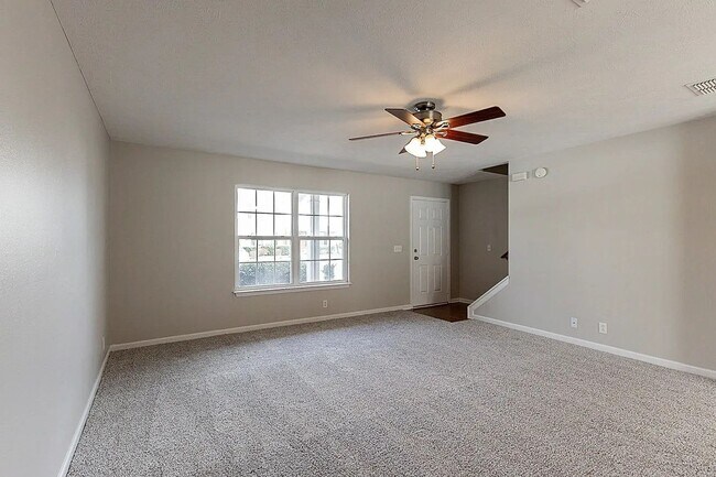 Photo - 2 Bed, 2.5 Bath Townhome in Indian Creek