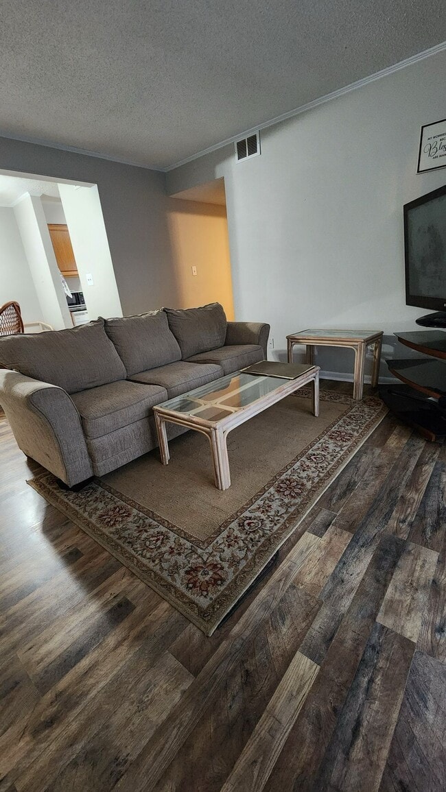 Two Bedroom in 1st Floor - 950 Forestbrook Rd Unit A2