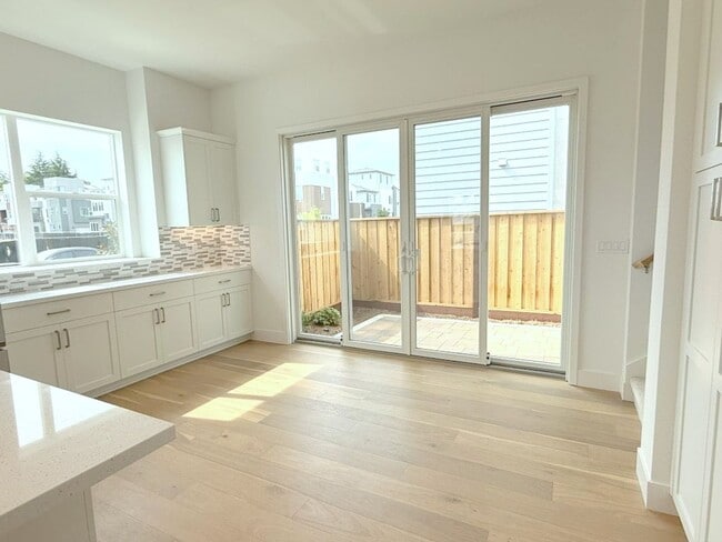 Photo - Newly Built ! Be The First To Live Here ! Modern Detached Home In New City Village !