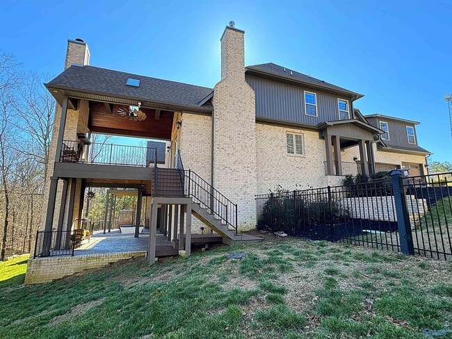 Photo - 1 Sylvias Wy