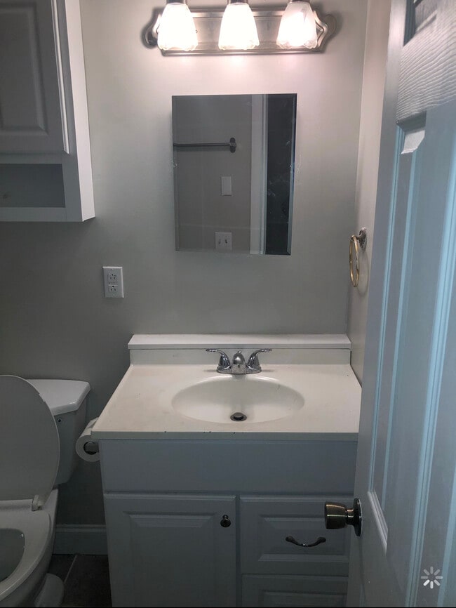 Photo - 906 Sanborn St