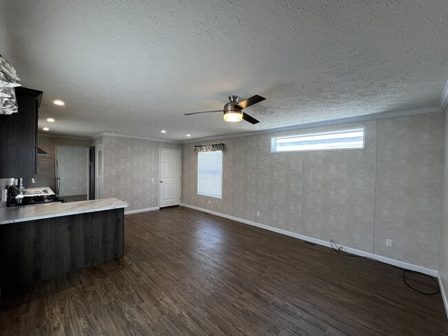 Photo - 16190 Normandy St