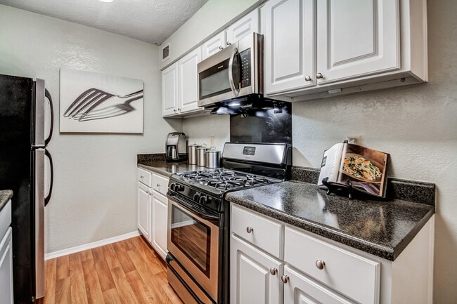 Kitchen - Dunwoody Crossing