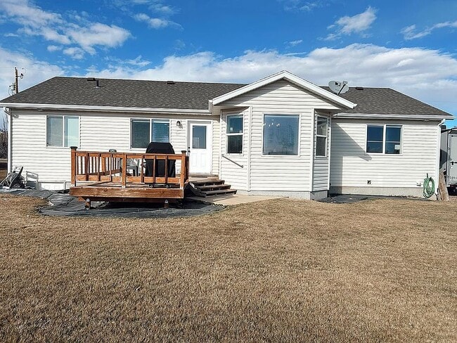 Photo - 627 W 2000 N