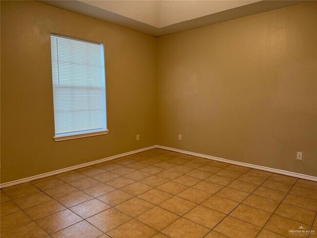 Photo - 7 La Mancha Dr Unit 1