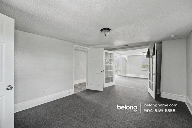 Photo - 1131 Grothe St