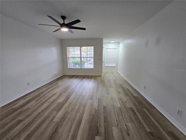 Photo - 259 Castlekeeper Pl