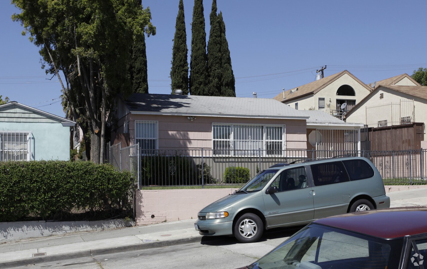 Photo - 4222-4224 Winona Ave