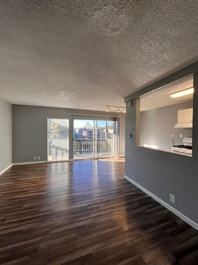 Building Photo - Aspen Grove Apartments