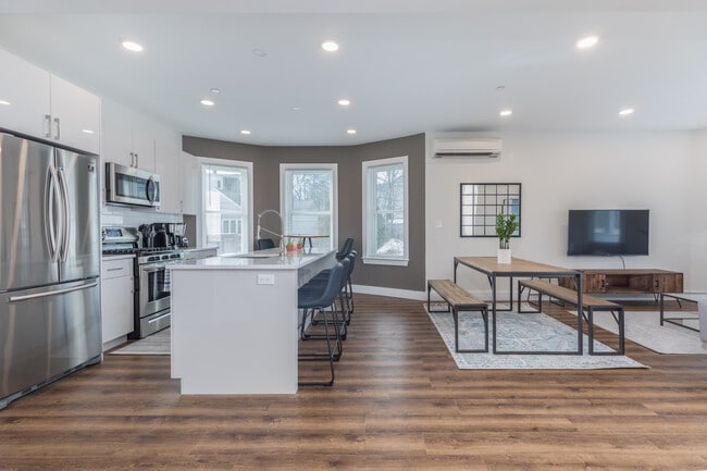 Building Photo - 843 Columbia Rd Unit 1