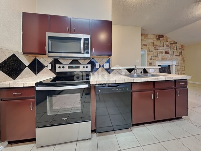 Photo - 800 Castlewick Ct