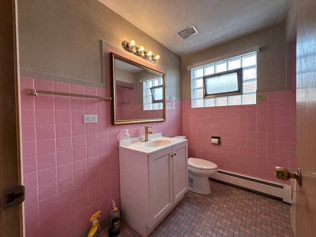 Building Photo - 4104 W 55th St Unit Apt 2