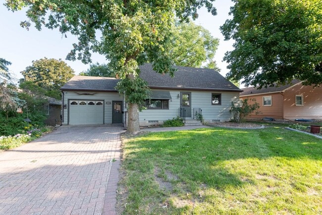 Photo - 508 Malin St