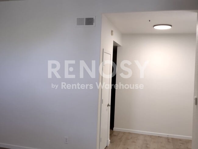 Photo - 9600 N 96th St