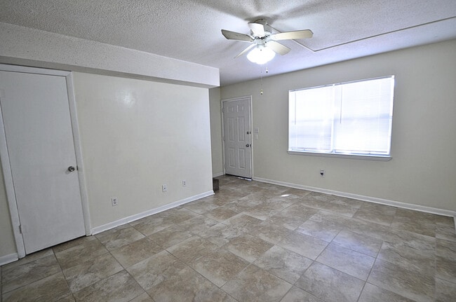Building Photo - 154 Valencia Dr Rental