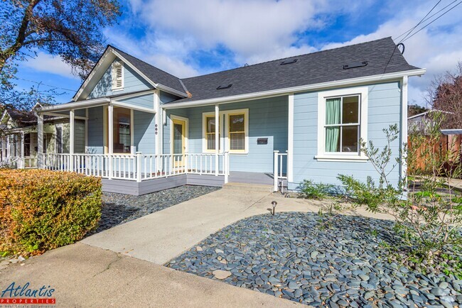 Building Photo - Charming Los Gatos Home | Desirable Location