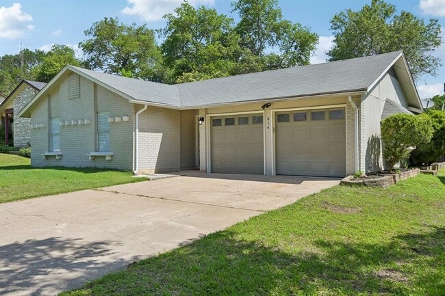 Photo - 914 Hillside Oaks Dr