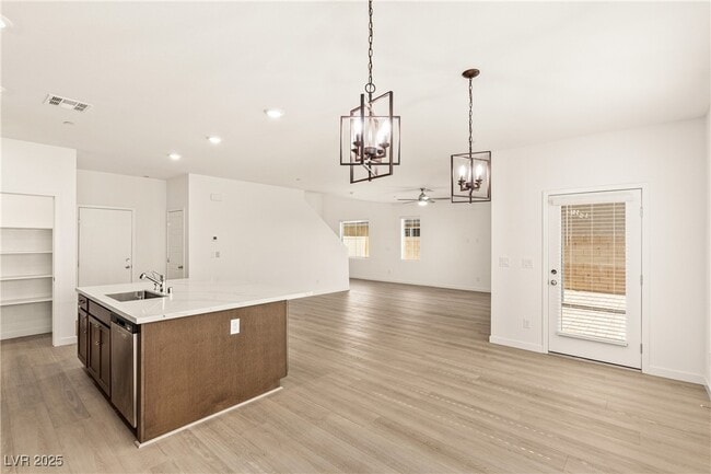 Photo - 478 Daphne Ter St