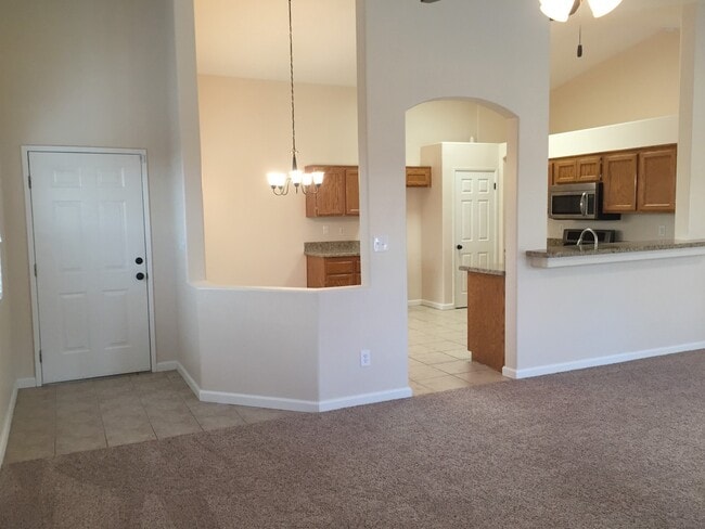 Photo - Beautiful 3 Bed 2 Bath in Riverlakes Community - Northwest Bakersfield- $2,450 Rent