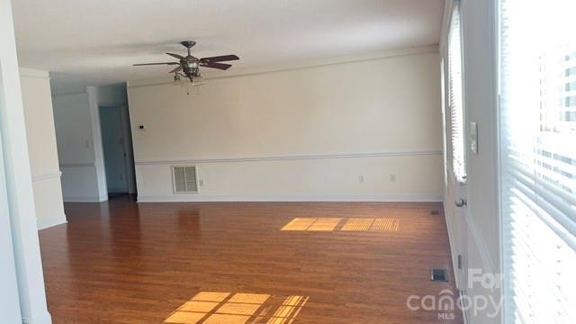 Photo - 5316 Oaktree Dr