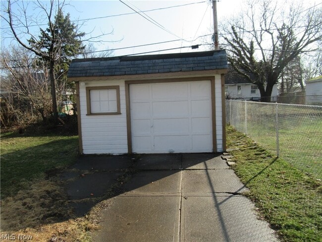 Photo - 4413 W 187th St