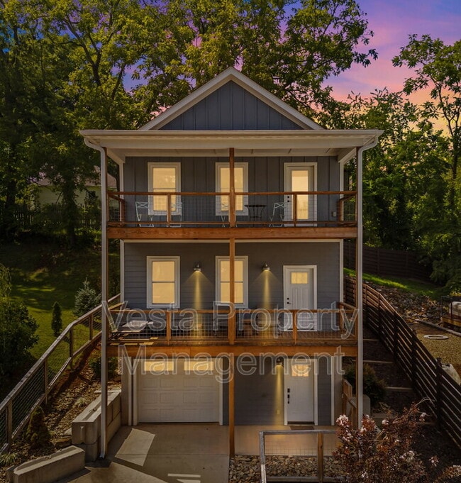 Photo - 125 Waynesville Ave House