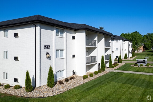 Building Photo - The Reserves at Meadow Wood