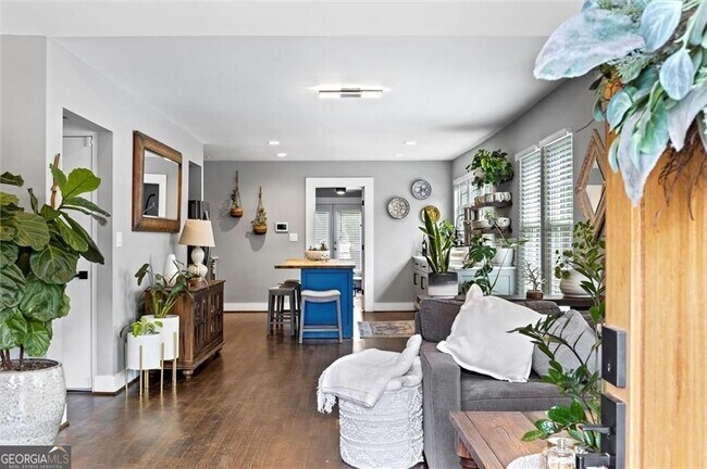 Photo - 1183 Ewing Pl SW