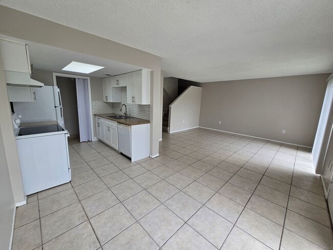 Photo - 1810 Caralee Blvd