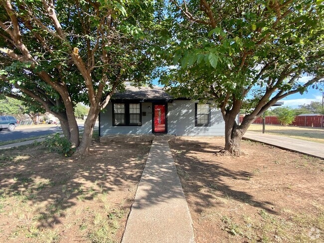 Building Photo - PRE LEASING NOW - AVAILABLE 7/14 Rental