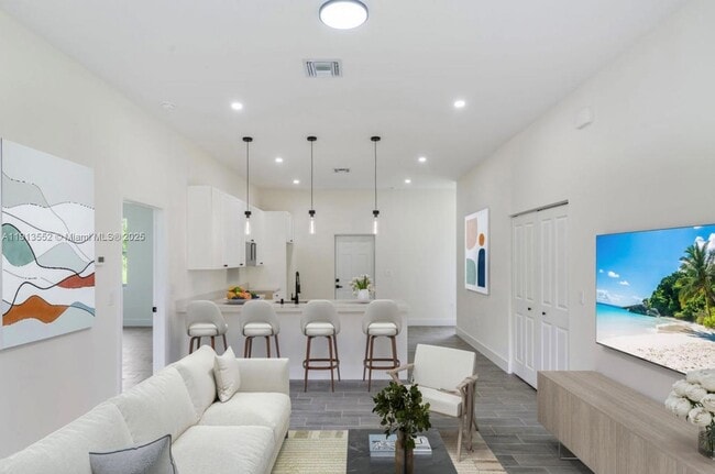 Photo - 710 Peacock Ave Casa