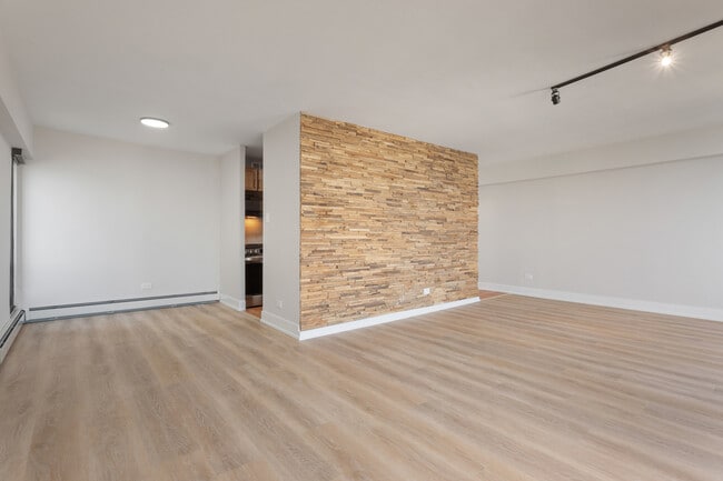 Photo - 6166 N Sheridan Rd Unit 20E