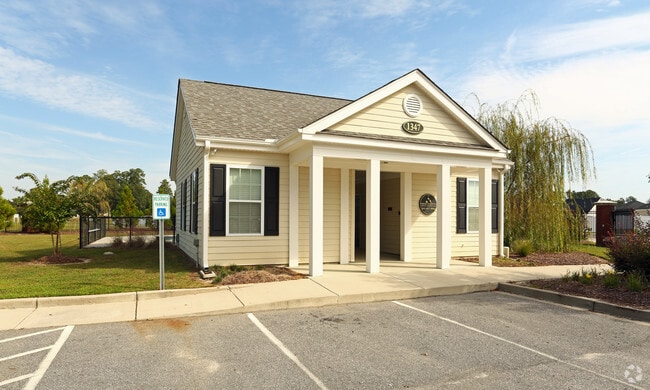 Woodlake Apartments