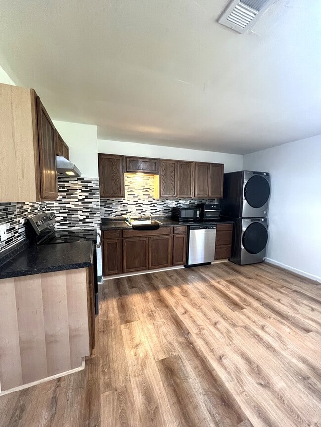 Photo - 325 Ferguson Ave