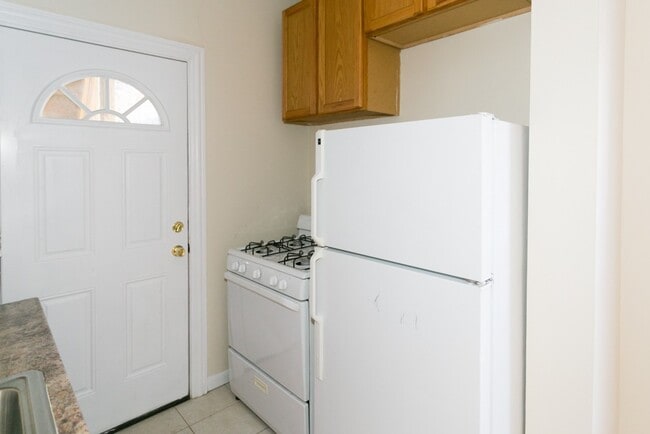 Photo - 629 W Barry Ave Unidad W2