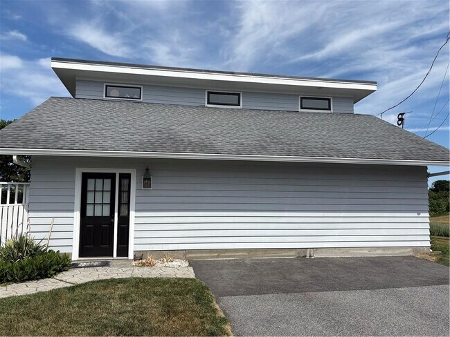 182 Bayview Ave