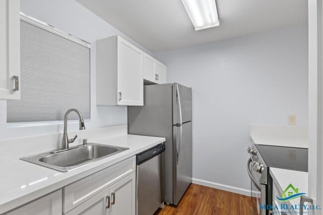 Photo - 92-1136 Hame St