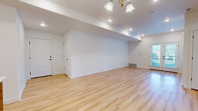 Photo - 1137 W 250 S