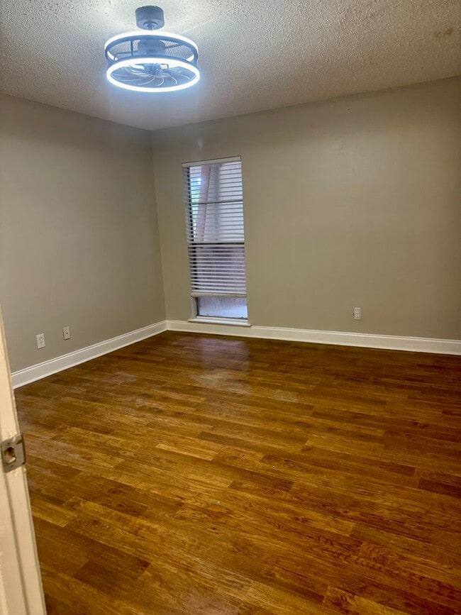 New Listing! - New Listing! Condo