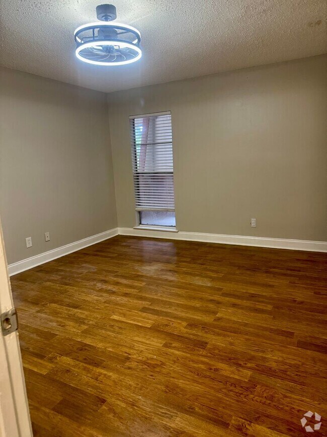 Building Photo - New Listing! Rental
