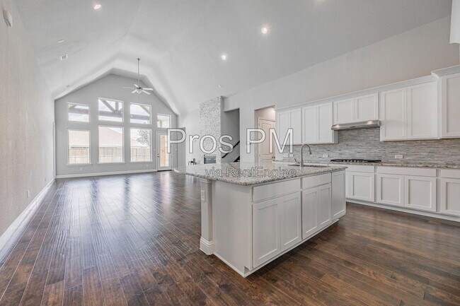1017 Wimberly Ln
