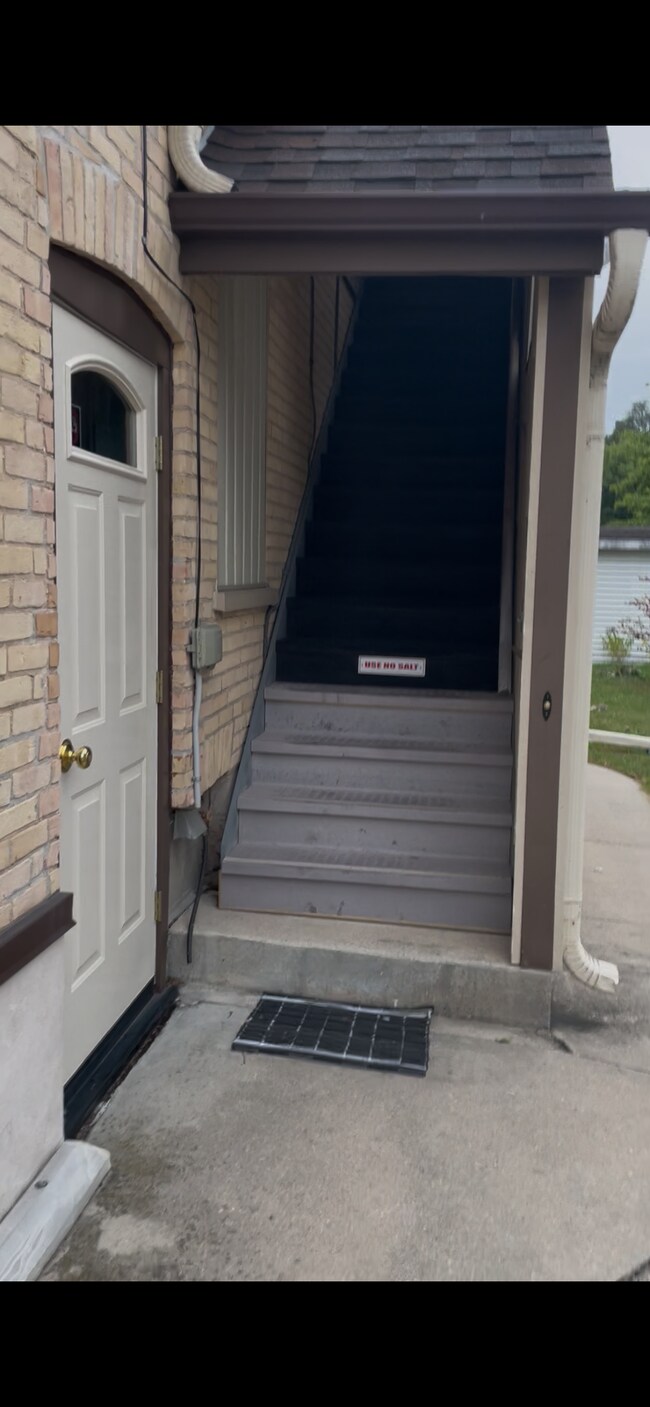 Photo - 903 N Division St Unit 2-Upper