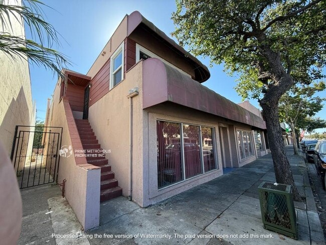 Building Photo - 3 bedroom in Vallejo CA 94590 Rental