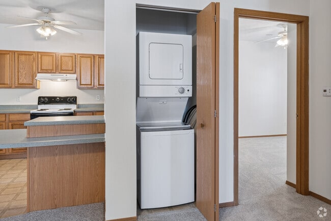 2BR, 1.5BA - 997SF - Laundry