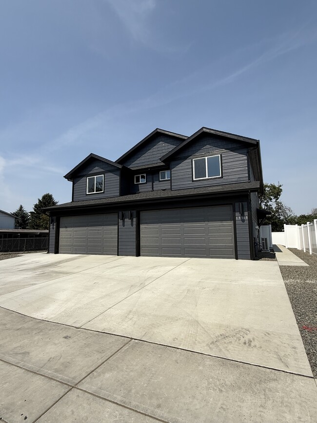 Building Photo - 13303 E Alki Ave