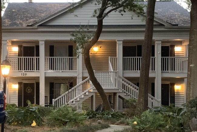 Building Photo - 120 Weehawka Way