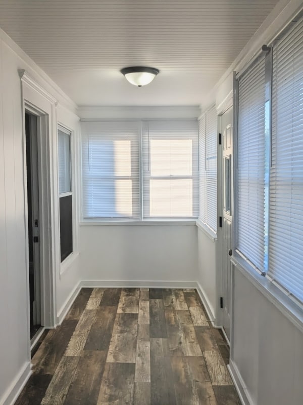 Photo - 421 E 10th St